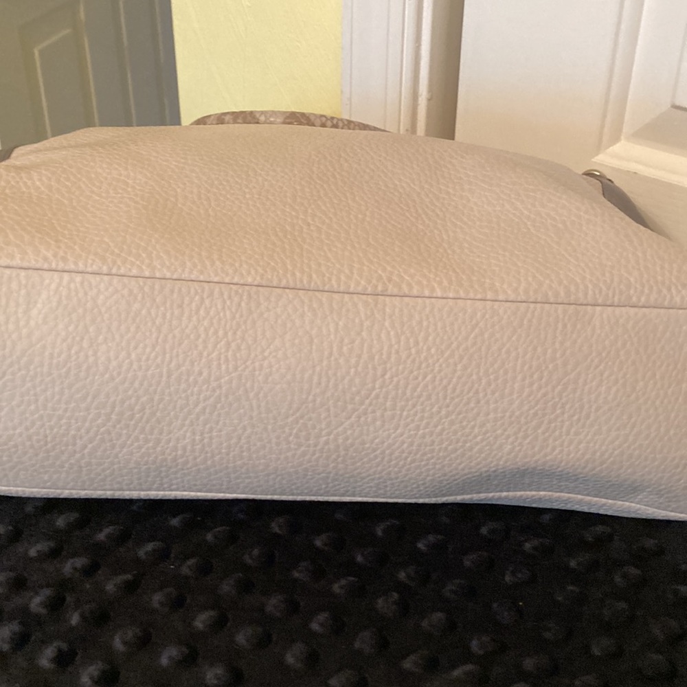 Relic Handbag - Picture 3 of 8